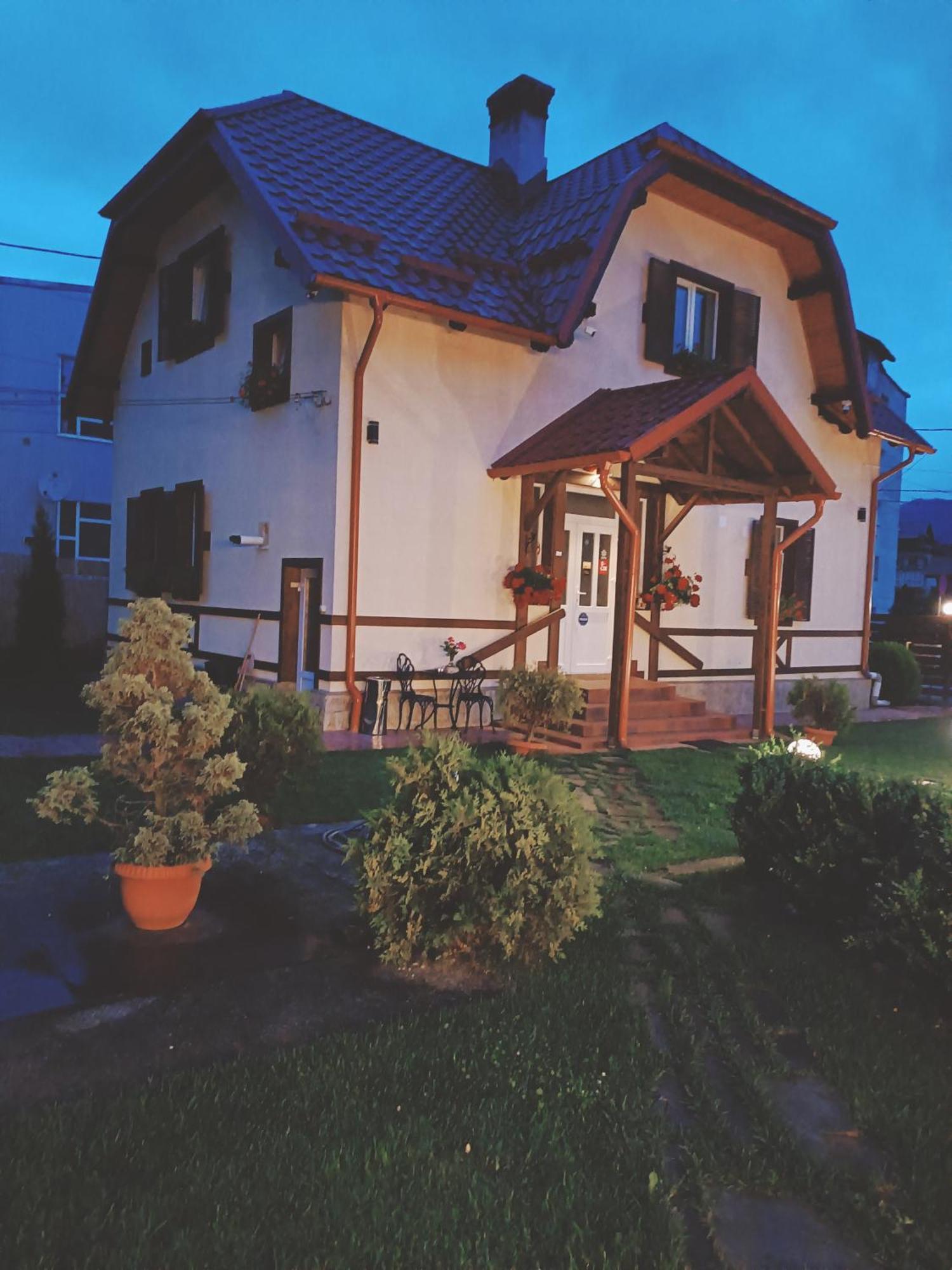 Residence Rooms Bucovina Câmpulung Moldovenesc Екстериор снимка